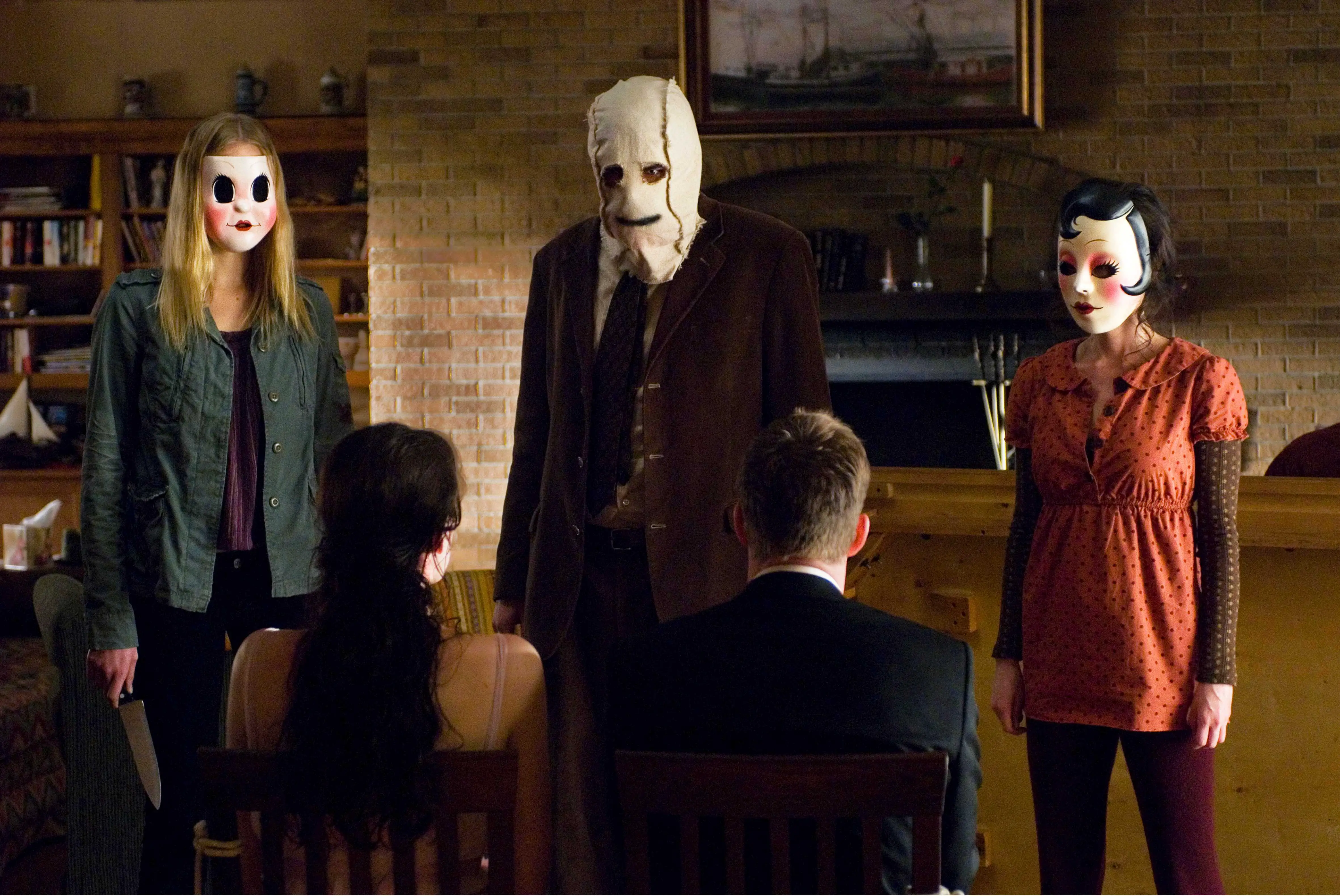 The Strangers movie review & film summary (2008)